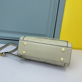 Вышитая сумка PRADA Модель： 2126 Объемный, с безупречным фирмен