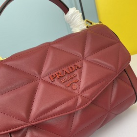 Вышитая сумка PRADA Модель： 2126 Объемный, с безупречным фирмен