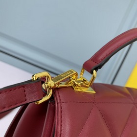 Вышитая сумка PRADA Модель： 2126 Объемный, с безупречным фирмен