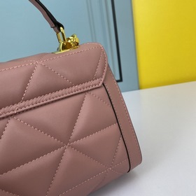 Вышитая сумка PRADA Модель： 2126 Объемный, с безупречным фирмен