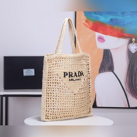 PRADA Сумка из фибрового рогожа, модель 1BG393 Эта мягкая сумка-т