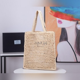 PRADA Сумка из фибрового рогожа, модель 1BG393 Эта мягкая сумка-т