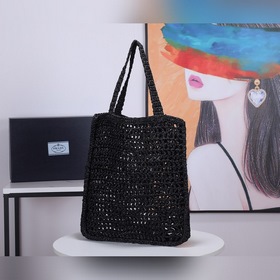 PRADA Сумка-тоут из волокна кокосового ореха, модель 1BG393 Эта 