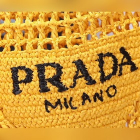 PRADA Сумка из волокна кокосового ореха, модель 1BG393 Эта мягка