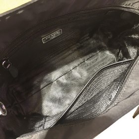 PRADA сумка через плечо, модель 1BG320 Изготовлена из импортной т
