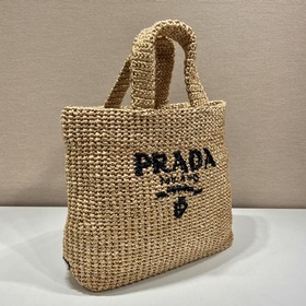 PRADA Сумка из волокна, модель 1BG408 Эта сумка из волокна изгот