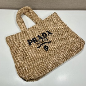 PRADA Сумка из волокна, модель 1BG408 Эта сумка из волокна изгот