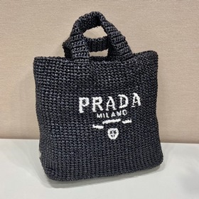 PRADA Сумка из волокна, модель 1BG408, черный Эта сумка из волокн