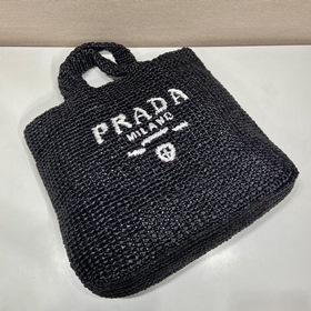PRADA Сумка из волокна, модель 1BG408, черный Эта сумка из волокн