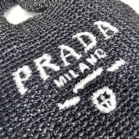 PRADA Сумка из волокна, модель 1BG408, черный Эта сумка из волокн