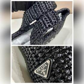 PRADA Сумка из волокна, модель 1BG408, черный Эта сумка из волокн