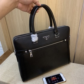 PRADA Новая мужская сумка из импортной кожи, модель： 690-1 Италья