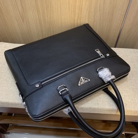 PRADA Новая мужская сумка из импортной кожи, модель： 690-1 Италья