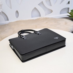 Мужской портфель PRADA из телячьей кожи Изготовлена из телячьей к