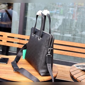 PRADA Ручная сумка для документов, первая кожа, крестообразная те