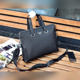 PRADA Ручная сумка для документов, первая кожа, крестообразная те