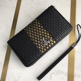 Prada Ручная сумка Изготовлена из высококачественных материалов. 