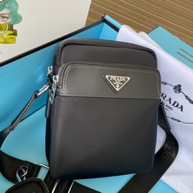 PRADA Весенняя сумка через плечо  Модель： 8532-3 Изготовлена с и