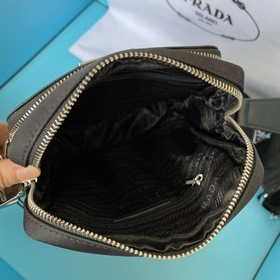 PRADA Весенняя сумка через плечо  Модель： 8532-3 Изготовлена с и