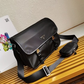 Новая мужская сумка через плечо PRADA, модель 2VD768 Эта сумка из