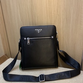 PRADA Новая модель. Сумка через плечо из импортной кожи. Модель：