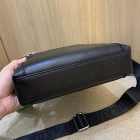 PRADA Новая модель. Сумка через плечо из импортной кожи. Модель： 