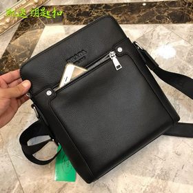 PRADA Мужская сумка через плечо из импортной кожи, модель N： 690-