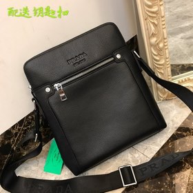 PRADA Мужская сумка через плечо из импортной кожи, модель N： 690-
