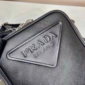 Мужская сумка через плечо PRADA с вышитым ремешком, модель 2VH154