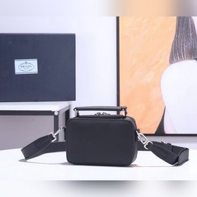 PRADA Новая сумка для фотоаппарата, модель 2VH070, можно носить в