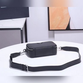 PRADA Новая сумка для фотоаппарата, модель 2VH070, можно носить в