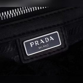 PRADA Новая сумка для фотоаппарата, модель 2VH070, можно носить в