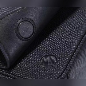 PRADA Сумка через плечо Модель 2VD038 Эта сумка через плечо из ко