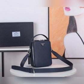 PRADA Весенняя и летняя коллекция мужских сумок через плечо Briq