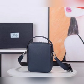 PRADA Весенняя и летняя коллекция мужских сумок через плечо Briq