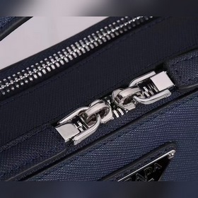 PRADA Весенняя и летняя коллекция мужских сумок через плечо Briq