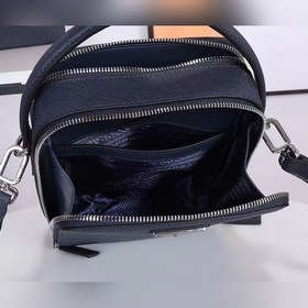 PRADA Весенняя и летняя коллекция мужских сумок через плечо Briq