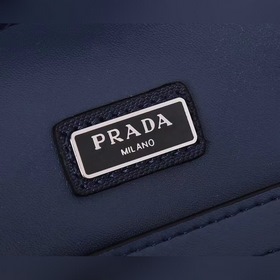 PRADA Весенняя и летняя коллекция мужских сумок через плечо Briq
