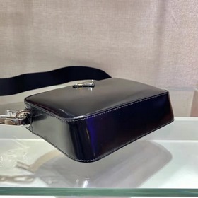 PRADA сумка для фотоаппарата, модель 1BH180, кожа с глянцевой пов