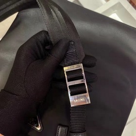 PRADA Сумка через плечо, модель 2VH055 Изготовлена из импортной 