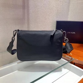 PRADA Экологичная серия  Сумка через плечо Модель 2VH113 Эта сум