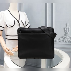 Сумка Prada через плечо, модель 2VH269 Импортированная из Южной 