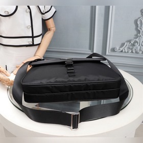 Сумка Prada через плечо, модель 2VH269 Импортированная из Южной 