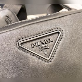 PRADA Двухфункциональная сумка-почтальон, модель 2VH127 Изготовле