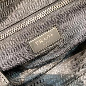 PRADA Двухфункциональная сумка-почтальон, модель 2VH127 Изготовле