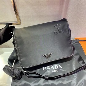 PRADA Почтовая сумка через плечо Модель 2VD039 Эта сумка через пл