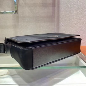 PRADA Почтовая сумка через плечо Модель 2VD039 Эта сумка через пл