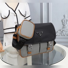 Сумка PRADA почтальон, модель 2VD769B, средний размер Эта сумка и
