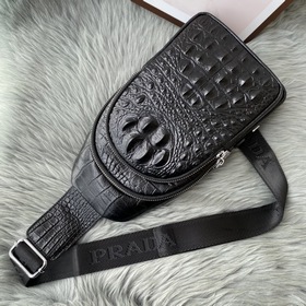 Мужская сумка PRADA из кожи бычка, модель 6056 Незаменимый аксесс