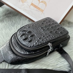 Мужская сумка PRADA из кожи бычка, модель 6056 Незаменимый аксесс